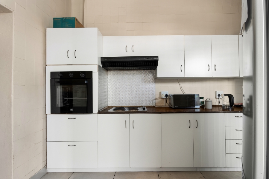 To Let 9 Bedroom Property for Rent in Observatory Western Cape